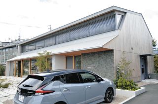9月5日にイベントを開く金子建築工業の新社屋「木KEYPlus」＝恵那市長島町で