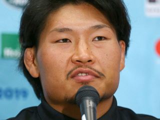 ラグビー日本代表・稲垣啓太、体大きすぎ？破れた手術着姿投稿「負荷に手術着は耐えられなかった…」「またグラウンドで」