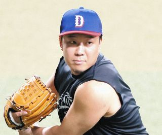中日・上林誠知、ピンク！！ リストバンド・マスコットバット