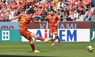 ◆名古屋グランパス、先制も柏に逆転許す…ホームでの連勝ストップ　第13節・柏戦【写真複数】
