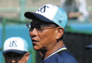 あれ？ジャージー…楽天・石井一久新監督「僕のサイズの5XLがなかった