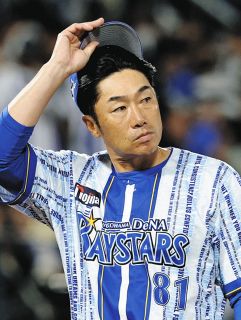ヤクルト】小川泰弘が母校・創価大で始動 セ3連覇へ…色紙には「感」の