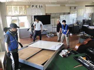 先生の目線で授業再開に協力　三重の「県災害時学校支援チーム」が熊本県に