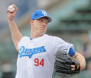 中日1位ルーキー・金丸夢斗、2軍キャンプで初ブルペン ボール受けた