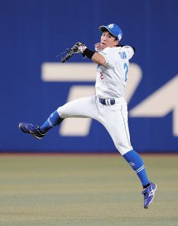 中日・田中幹也、華麗な守備 借りた「111」ユニで躍動 打っては