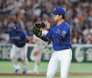 中日】「THANK YOU」「SHO NAKATA」中田翔引退Tシャツを着用し本人を