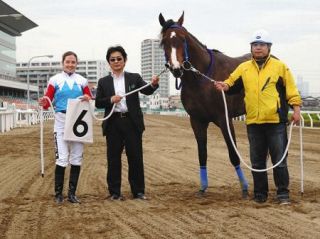 ‘’美しすぎる騎手‘’ミシェルが地方競馬の外国人騎手最多勝利29勝へ王手!!「私は勝つために日本にいる」