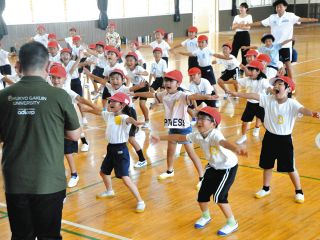 全身を動かして運動遊び、児童に大好評　中京学院大学クラブが東濃各地でACP教室