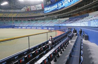 中日・岡田俊哉、新グラブには3桁背番号入れず「すぐ21番を付ける