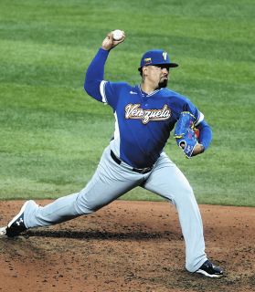 オリックス】山下舜平大が新背番号「11」のユニホーム姿初披露 今季「2