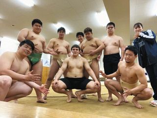 最軽量96キロ炎鵬「相撲で個性を」188キロ徳勝龍を速攻寄り切り