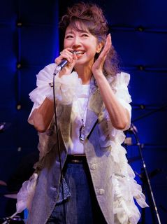 AAA」元メンバー伊藤千晃が全国ツアー完走「歌で返したい」ファンに