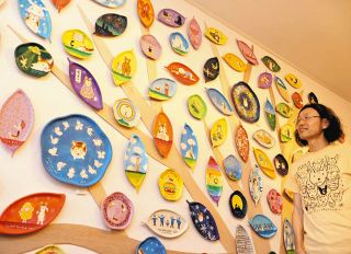 天国の愛犬を100枚超の絵に　一宮でアーティストのdonさんが個展