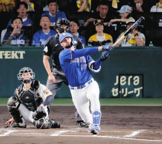 あと1球同点打”から10年、侍JのDNA染みた井端弘和さんのミットが不慣れ