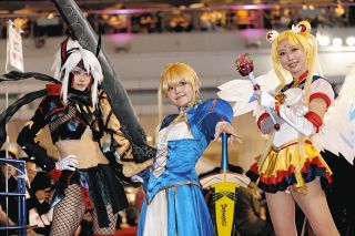 世界コスプレサミット前夜祭で各国のコスプレーヤーがレッドカーペットに登場　「ドラゴンボール」初代OPテーマ生歌唱で大盛り上がり