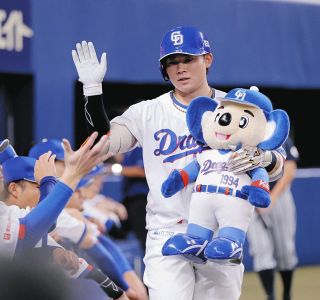 中日・育成→支配下の三浦瑞樹、400万円アップの900万円で更改 「1軍 中日・育成→支配下の三浦瑞樹、400万円アップの900万円で更改 「1軍