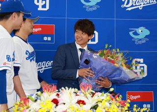 中日ドラゴンズ 石垣雅海 プロ初本塁打記念直筆サイン入りフォト 中日ドラゴンズ 石垣雅海 プロ初本塁打記念直筆サイン入りフォト