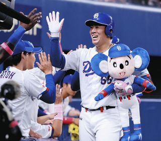 鵜飼航丞、プロ1号の原点にあった本塁打王との出会い そして若武者は