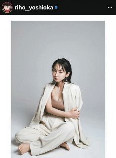 ◆吉岡里帆、胸元チラリが破壊力バツグン【写真】