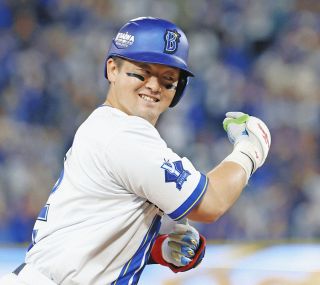 日本人初の大リーガー・村上雅則さん、始球式で華麗なストライク