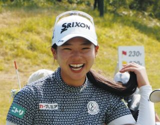17歳アマ・馬場咲希、身長175センチの飛ばし屋が1アンダー22位と