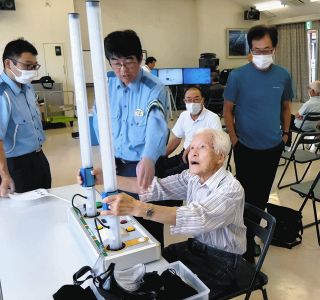 中津川で高齢運転者に安全教室