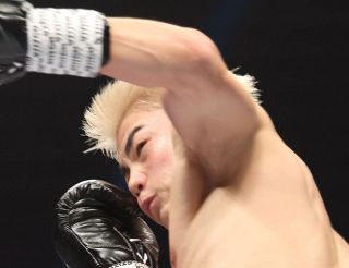 ボクシング】井上尚弥のサイン入りグローブ、70万円で落札