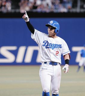 中日・田中幹也、華麗な守備 借りた「111」ユニで躍動 打っては