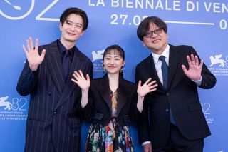 元カリスマギャルの安西ひろこ 胸の下まで伸びたロングヘアに