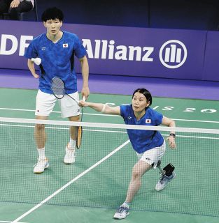 悔し涙…深まったペアの絆　バド混合ダブルス伊藤・今井組、予選敗退