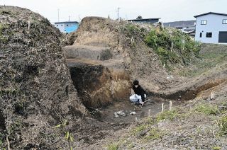 小原和紙工芸作家の山内一生さん死去 95歳、「白譜」で日展内閣総理