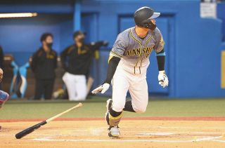 【阪神】ドラフト1位・佐藤輝が先制犠飛 12球団のルーキーで最速打点
