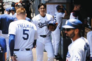 大谷翔平が背番号17のユニホーム姿で第一声「選手として私を信じて