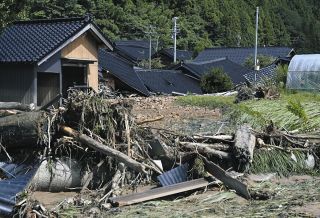 急激な増水、老夫婦は相次いで流された　一度は助かったのに「悔しい」