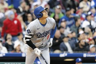 大谷翔平の同僚が明かす「大谷CMポーズ」誕生秘話…ドジャース結束の「パフォ」に…コンフォート「一体感を示すものなんだ」