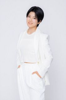 みちょぱが披露したミニスカのゴルフ姿の1枚に「足なっがぁ