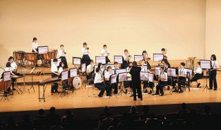 「感謝して音楽届ける」　いなべ・東員の中高5校が合同演奏会