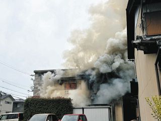 愛知県一宮市で住宅など全焼、女性２人が軽いやけど