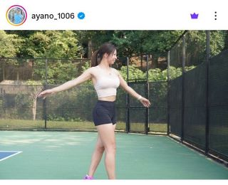 写真】飯島直子 全然変わらないスタイル：中日スポーツ・東京中日スポーツ