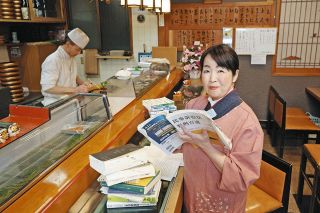 ひな人形「竹原文楽」創始者の洞奥さん制作 恵那の「神谷家」で展示