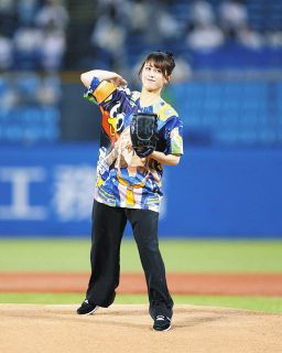 現ヤクルトスワローズ、木須フェリペ選手使用スパイク(ssk) 元オリックスでBCリーグ福島の木須フェリペ捕手と育成契約【ヤクルト