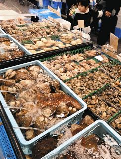 「バロー多治見店」リニューアルオープン　果物、貝類で差別化