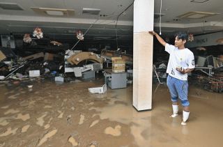 能登半島地震後も営業続けた「もとやスーパー」 2メートル浸水でやむなく休業も社長「再起を図りたい」