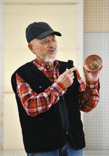 茶わんで夢を伝えたい　多治見の陶工・小木曽さんが南ケ丘中生の卒業記念に贈呈