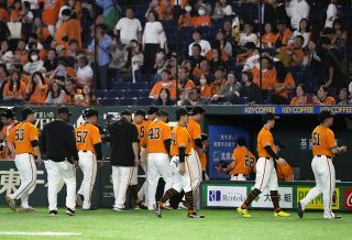 不祥事で沈んだムード振り払えず　阿部監督辞任、新体制の巨人