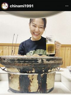 【写真】祝杯はビールと焼き肉‼最高の笑顔の吉田知那美