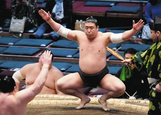 貴景勝関とジェラートピケは最強コンビ！」山根千佳、初場所での化粧