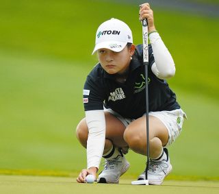 ◇浅野忠信、『加工しすぎ』全身ショット【写真】：中日スポーツ・東京