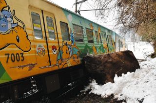 ç¦äº•ãƒ»ãˆã¡ãœã‚“é‰„é“ã®åˆ—è»ŠãŒè½çŸ³ã¨è¡çªã€è„±ç·šã€€ä¹—å®¢ã‚‰ã«ã‘ãŒãªã—