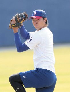 中日】「THANK YOU」「SHO NAKATA」中田翔引退Tシャツを着用し本人を
